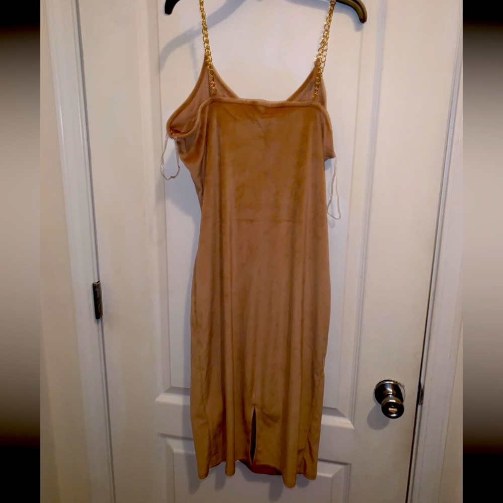 BEIGE DRESS - MINI , CHAIN SLEEVES